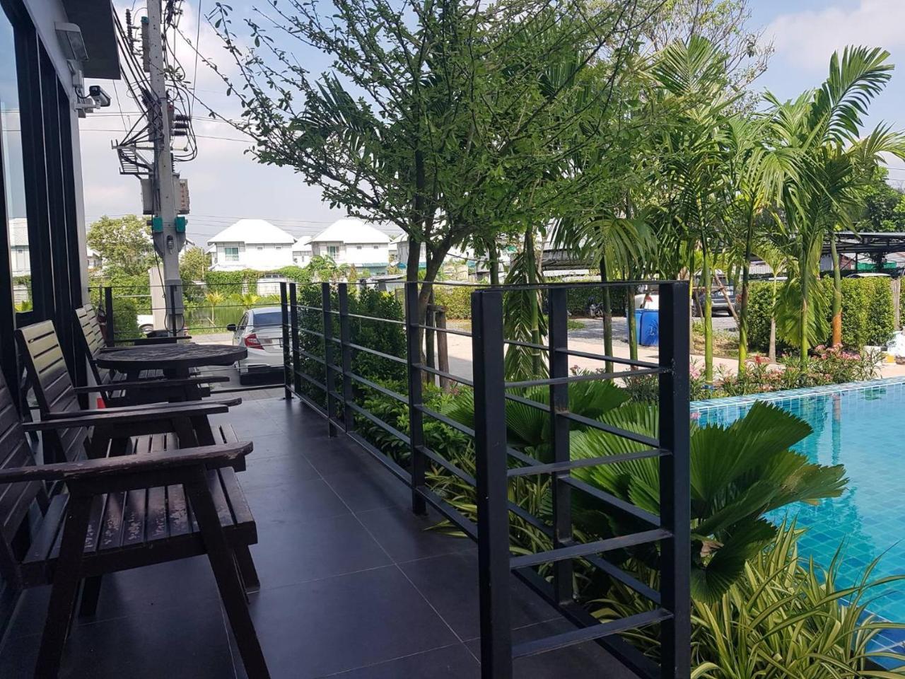 Bangkok Boutique Resort Rangsit Pathum Thani Exterior foto